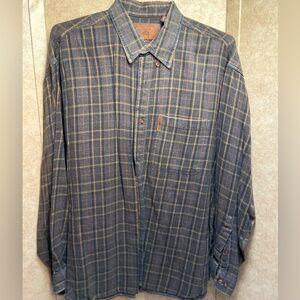 LIKE NEW Clearwater Outfitters Shirt